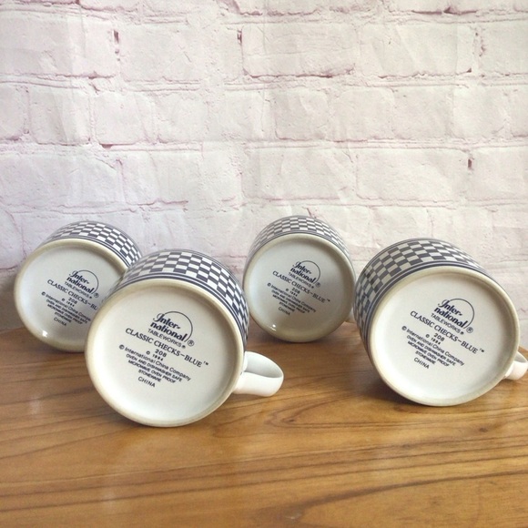 International Tableworks Classic Checks Stoneware Mugs - Set of 4 - Picture 6 of 7